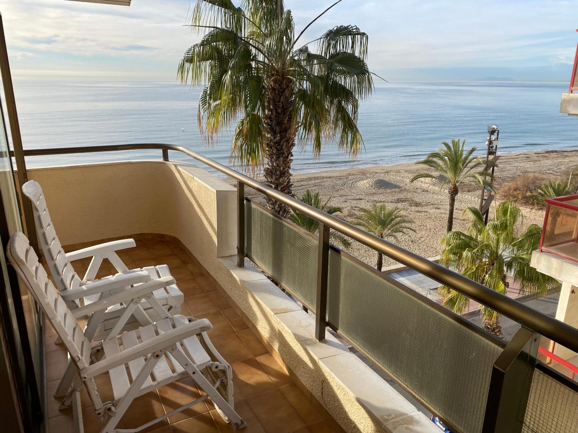 Апартаменти Apartamento Para 8 Sobre El Mar Салоу Екстер'єр фото